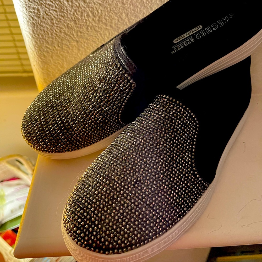 SKECHERS STREET MEMORY FORM WOMENS SHOES